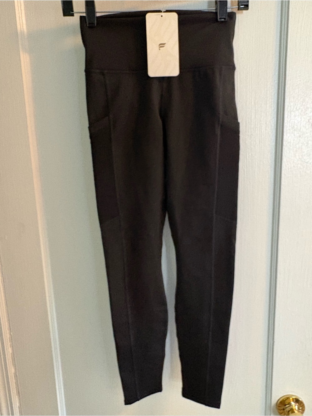 Black Leggings with Side Pockets - Athletic Comfort